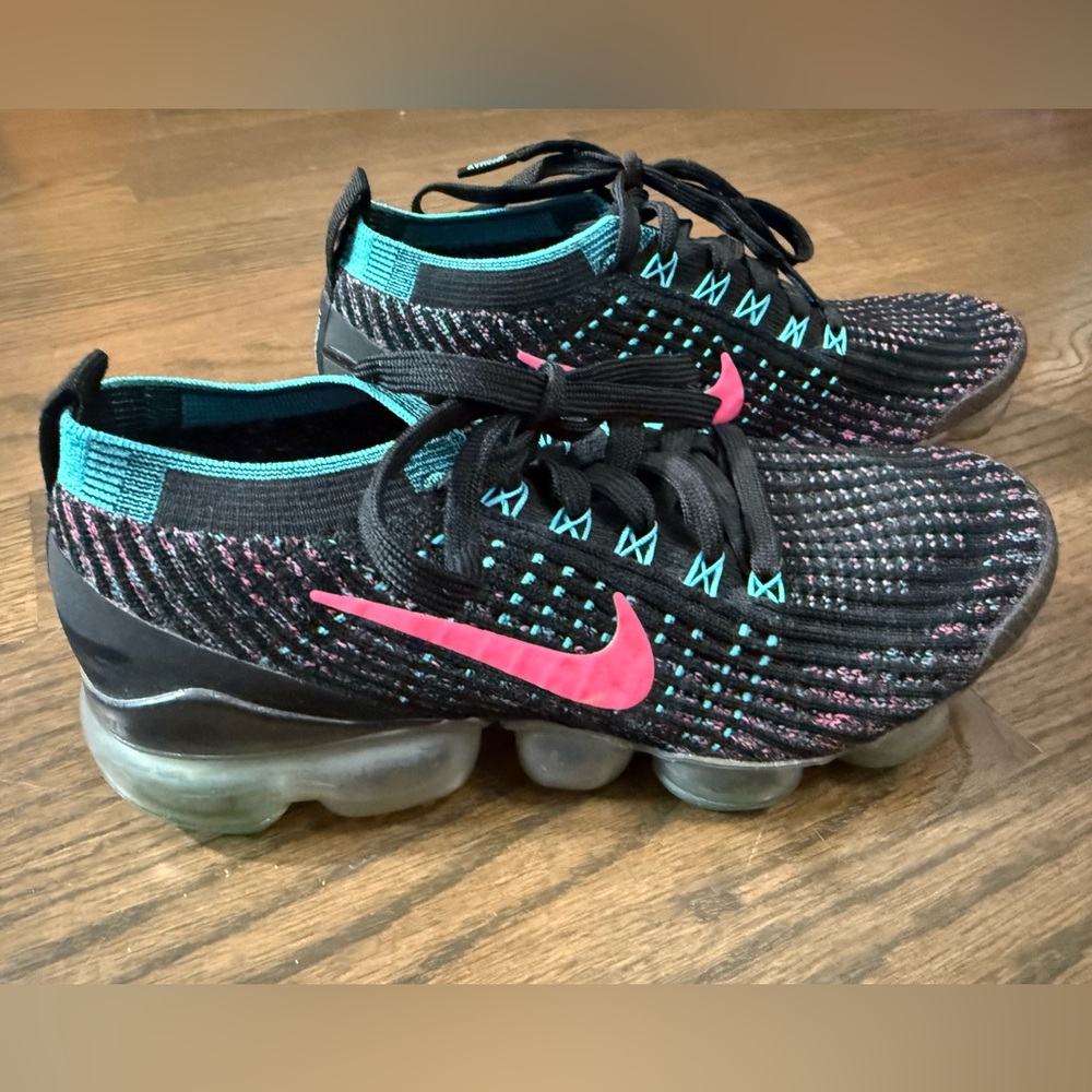 Nike Vapor Max Flyknit 3 SZ 7 Sneakers with Pink Swoosh & Blue/Teal PERFECT COND